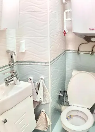 дом анести 瓦爾納