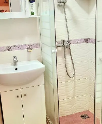 дом анести 瓦爾納